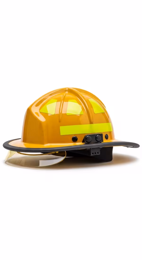 Bomberos en acción con casco premium