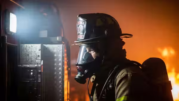 Unidad forestal de bomberos — vehículo equipado para incendios forestales